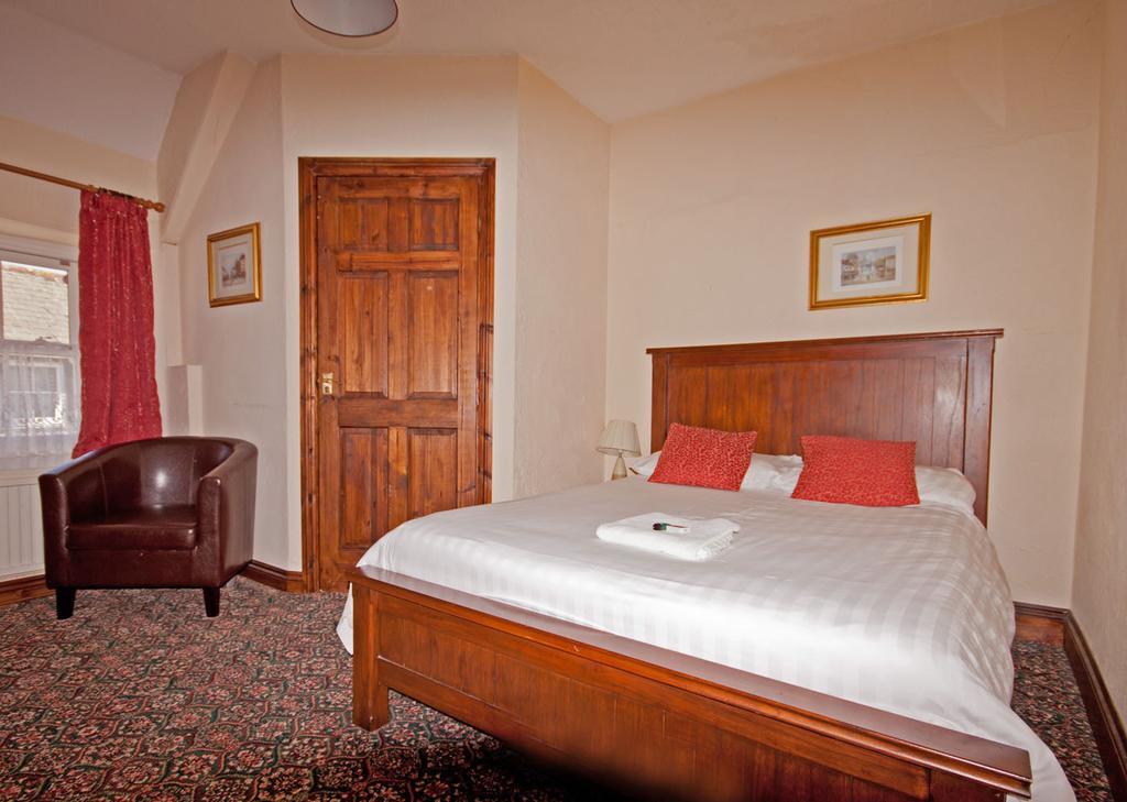 The White Hart Hotel Menheniot Номер фото
